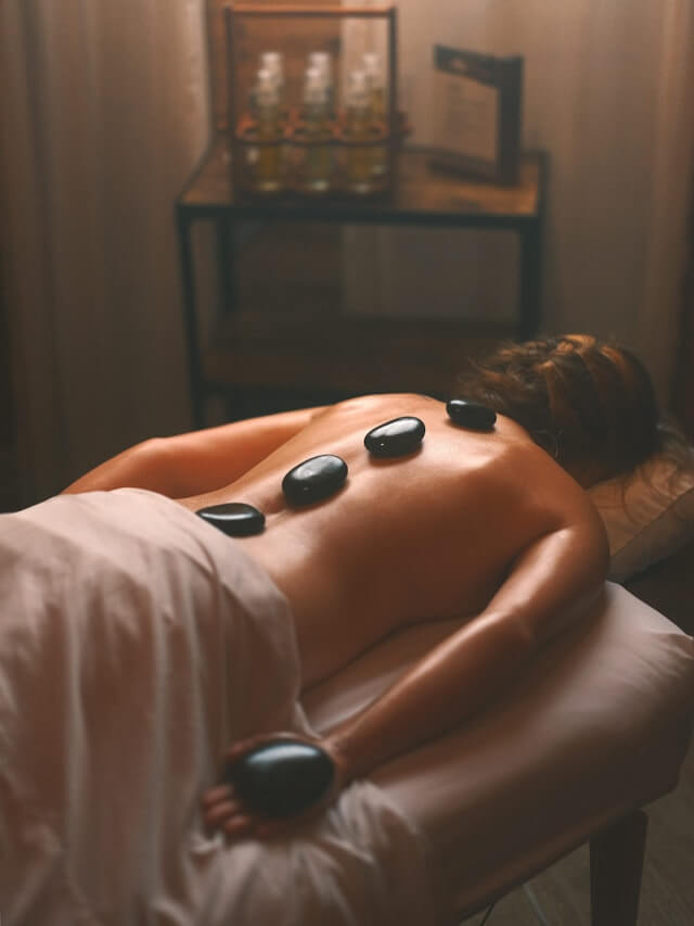 massage aux pierres chaudes salon luna